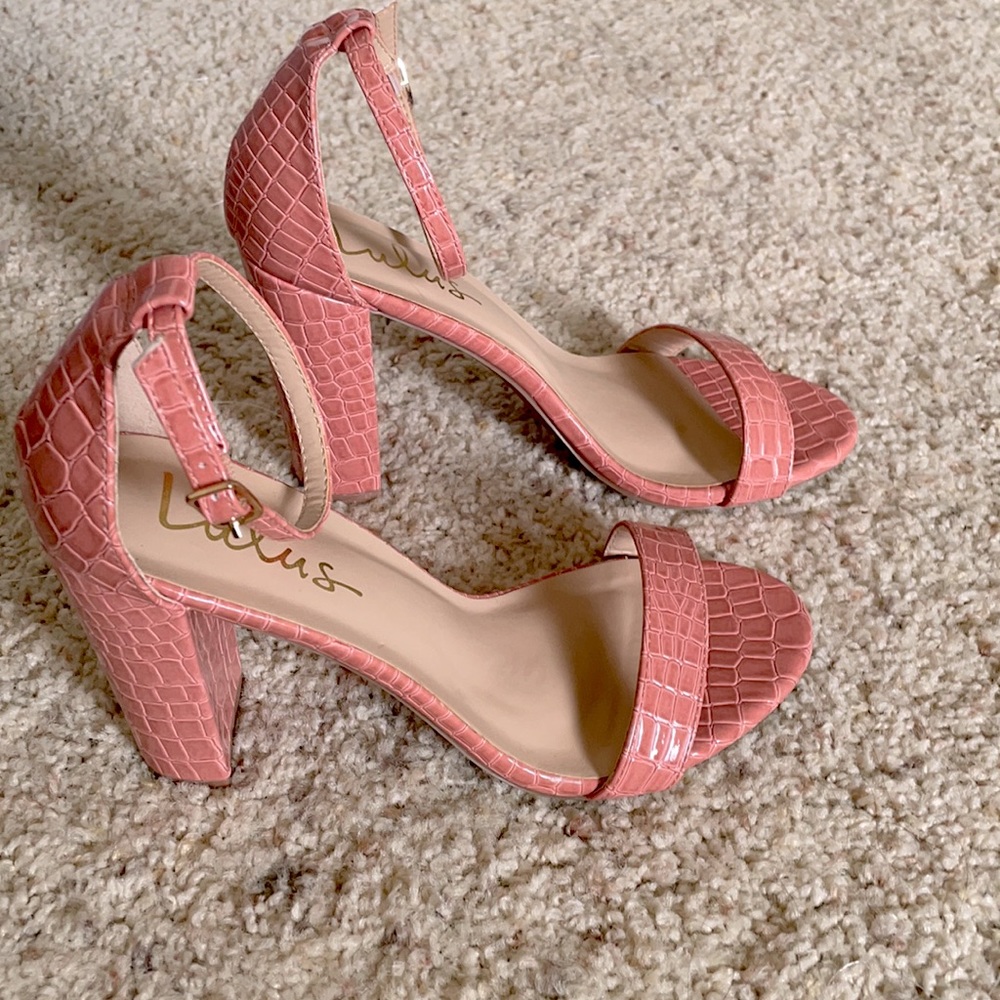 Thick heel pink lulus